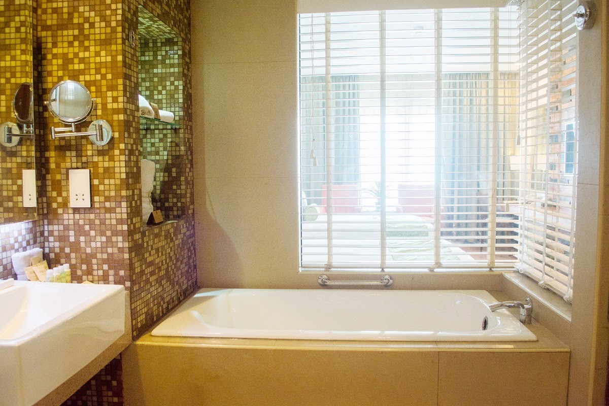Enjoy Hotel Rooms With Bathtub At Cocoon Boutique Hotel